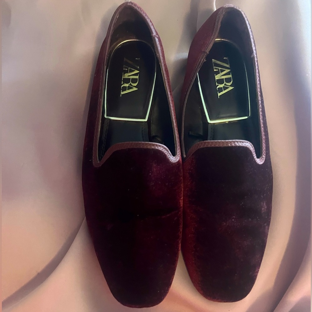 Zara velvet burgundy flats